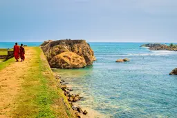 Walk the Fort Walls